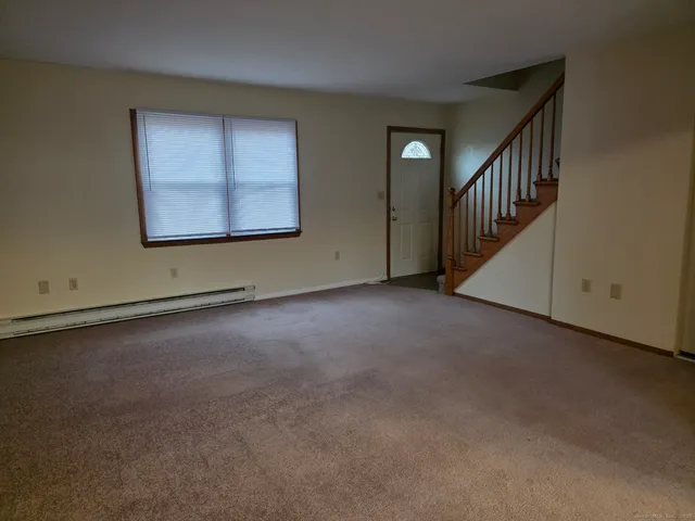 $1,450 | 88 Hickory Street, Unit 4, Norwich, CT 06360