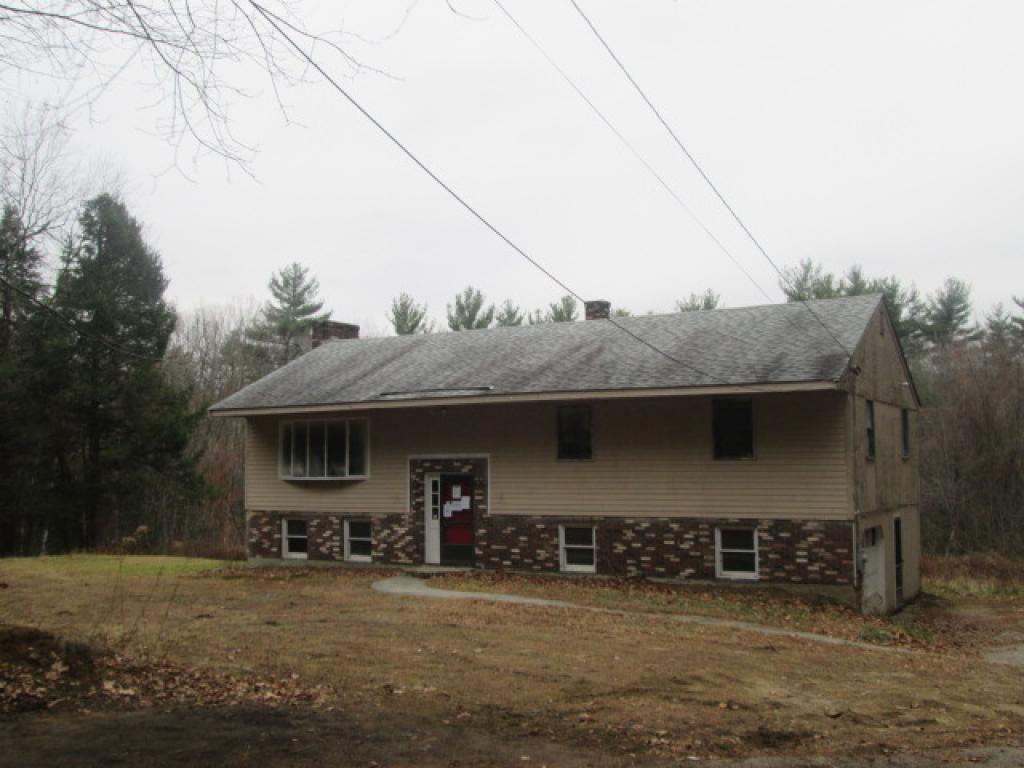 39 Country Road Hampstead, NH 03826 - Photo 1 of 6 Gallery Image 1