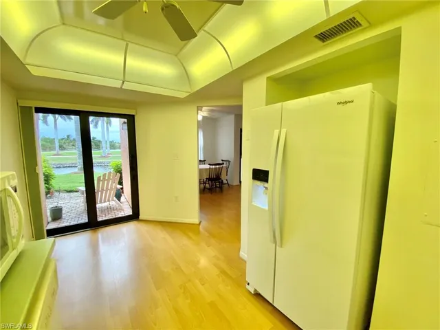 a view of livingroom with furniture