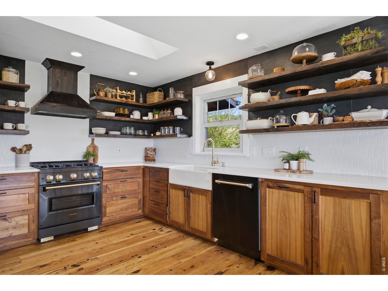 69 Juniper Ridge Road Laporte, CO 80535 - Photo 11 of 49 Gas range