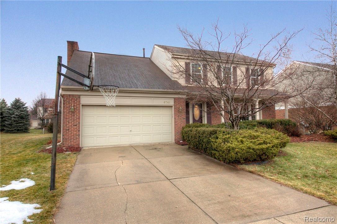 6741 Carlton Road Canton, MI 48187 - Photo 2 of 19 3 Front.jpg