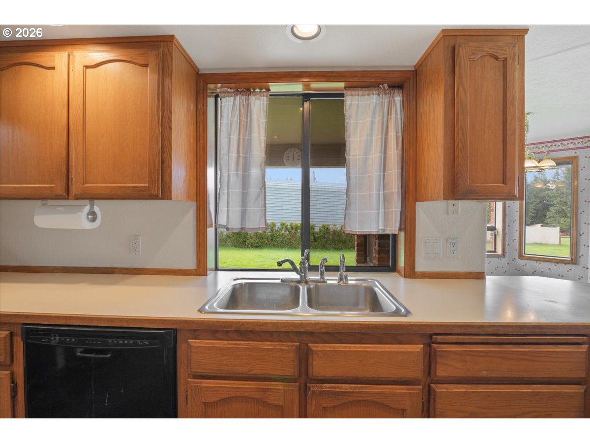 6593 Rippling Brook Drive Southeast Salem, OR 97317 - Photo 11 of 42