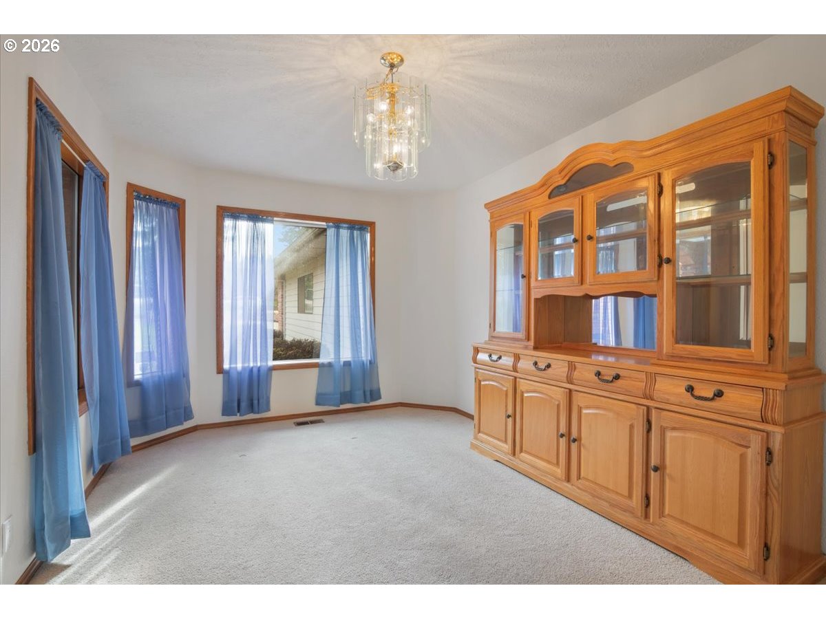 6593 Rippling Brook Drive Southeast Salem, OR 97317 - Photo 6 of 42