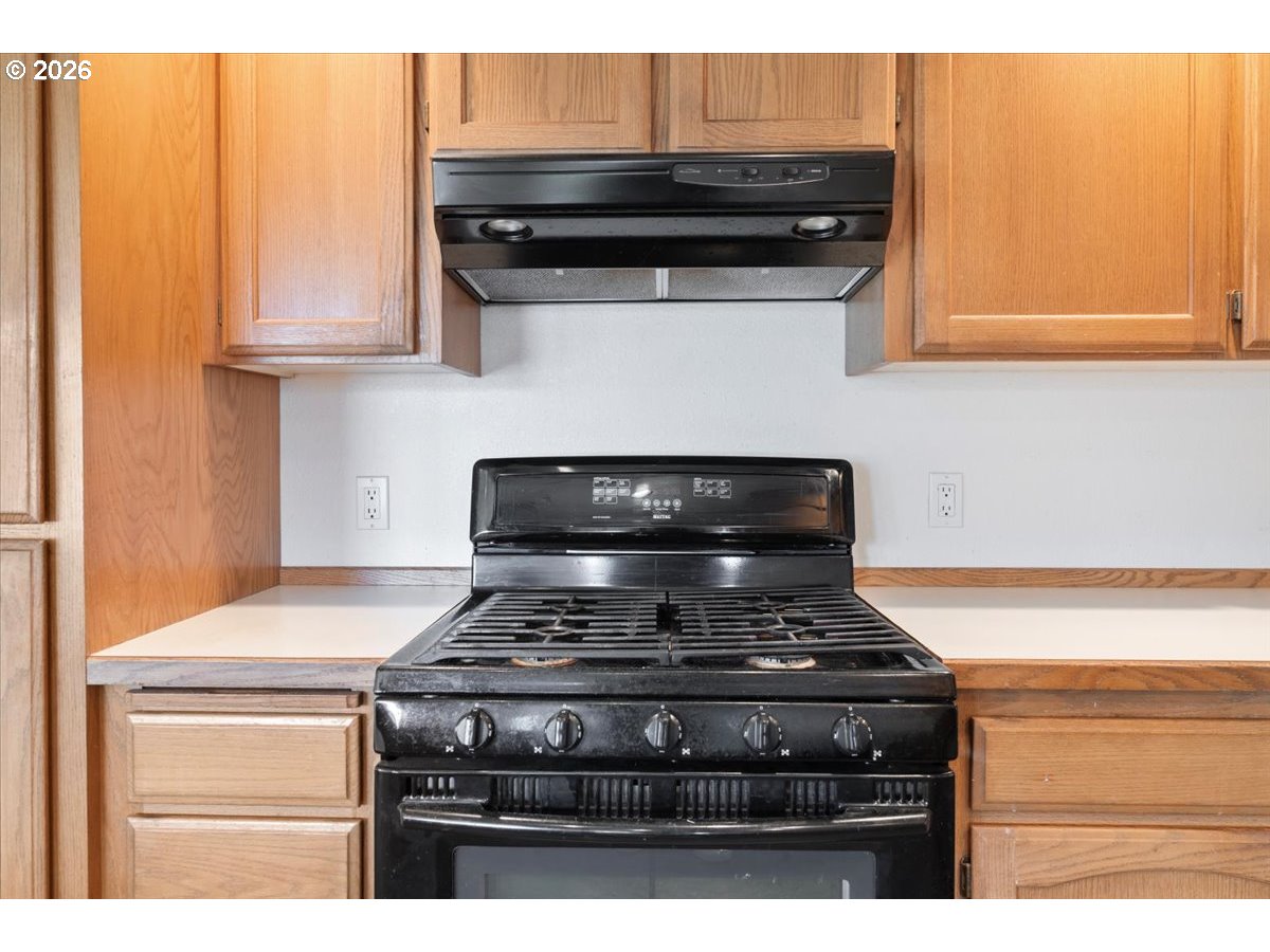 6593 Rippling Brook Drive Southeast Salem, OR 97317 - Photo 10 of 42