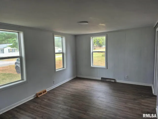 $82,500 | 221 McKinley Street, Hooppole, IL 61258