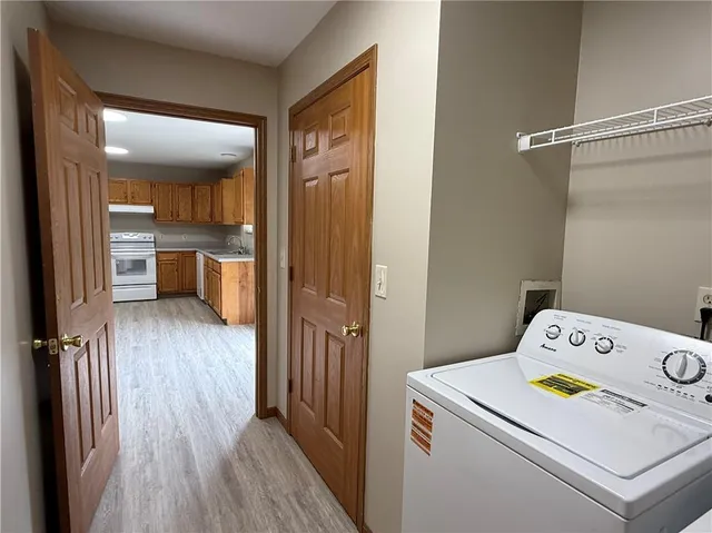 $160,000 | 1316 West Des Moines Street, Burlington, KS 66839