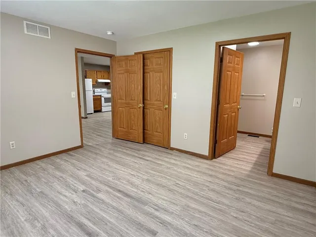 $160,000 | 1316 West Des Moines Street, Burlington, KS 66839