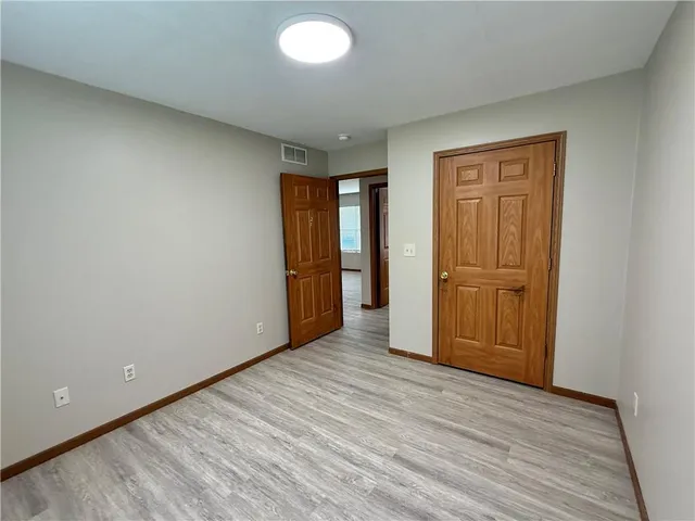 $160,000 | 1316 West Des Moines Street, Burlington, KS 66839