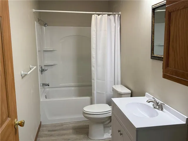 $160,000 | 1316 West Des Moines Street, Burlington, KS 66839