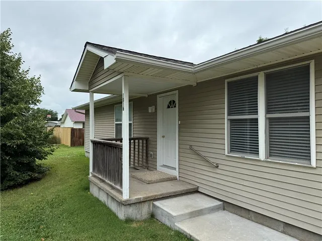 $160,000 | 1316 West Des Moines Street, Burlington, KS 66839