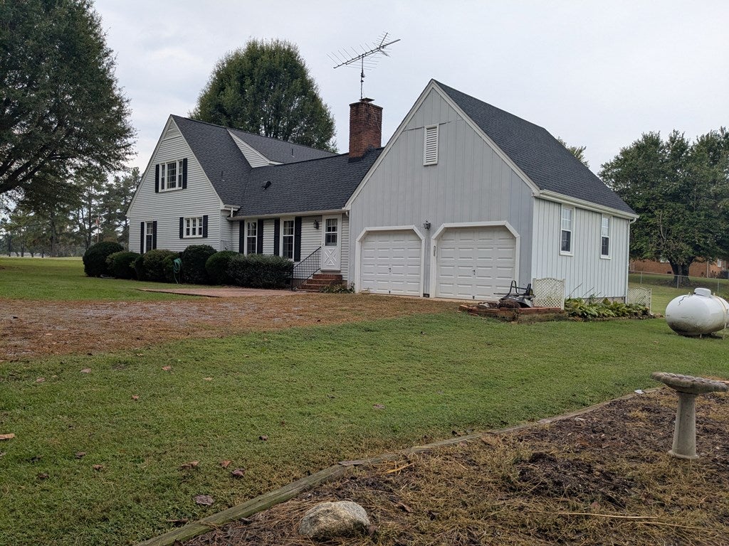400 Country Club Road Keysville, VA 23947 - Photo 3 of 19 Gallery Image 3