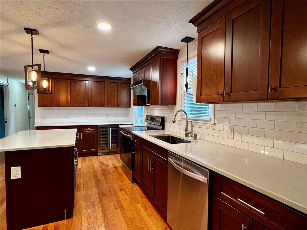 426 Arnold Road Coventry, RI 02816 - Photo 6 of 30