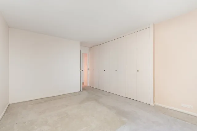 $200,000 | 5445 North Sheridan Road, Unit 2306, Chicago, IL 60640