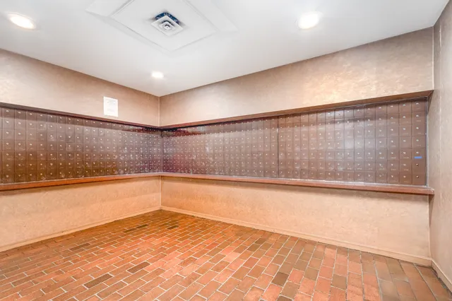 $200,000 | 5445 North Sheridan Road, Unit 2306, Chicago, IL 60640