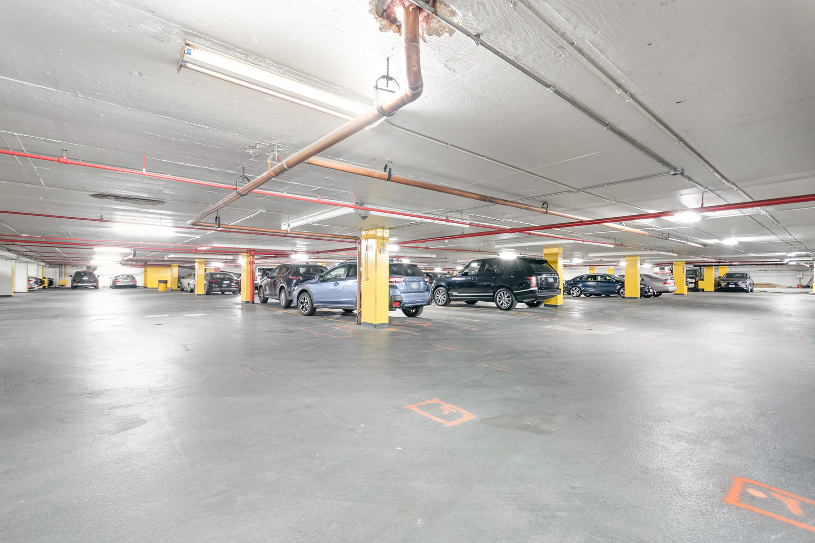 5445 North Sheridan Road, Unit 2306 Chicago, IL 60640 - Photo 21 of 25 a view of parking area
