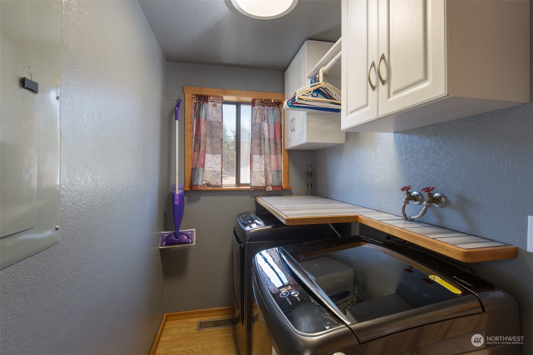 60 Klahhane Road Sequim, WA 98382 - Photo 18 of 36 a utility room with dryer and washer