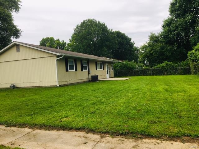 2561 Reveres Route Granite City, IL 62040 - Photo 3 of 19 Gallery Image 3