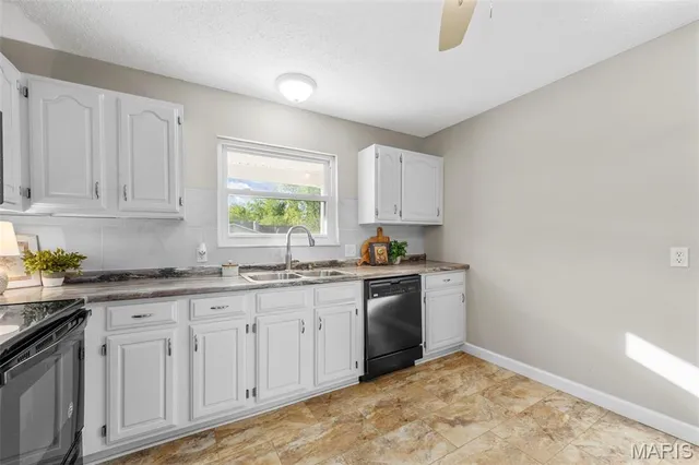 $278,000 | 1814 Springhill Drive, O'Fallon, MO 63366