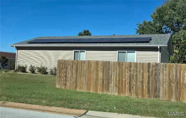 $278,000 | 1814 Springhill Drive, O'Fallon, MO 63366