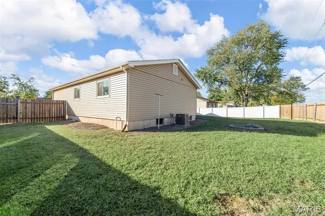 $278,000 | 1814 Springhill Drive, O'Fallon, MO 63366