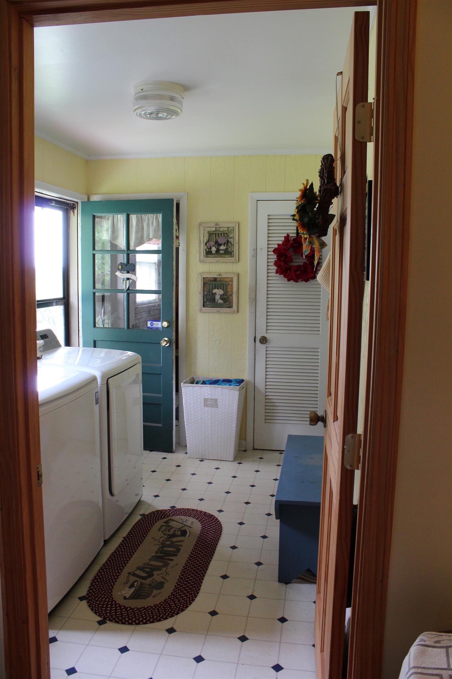 286 South Hood Road Lawrenceburg, TN 38464 - Photo 13 of 29 laundry room