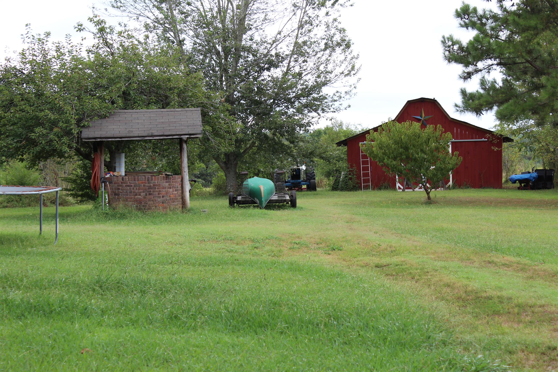 286 South Hood Road Lawrenceburg, TN 38464 - Photo 29 of 29 Barn in back
