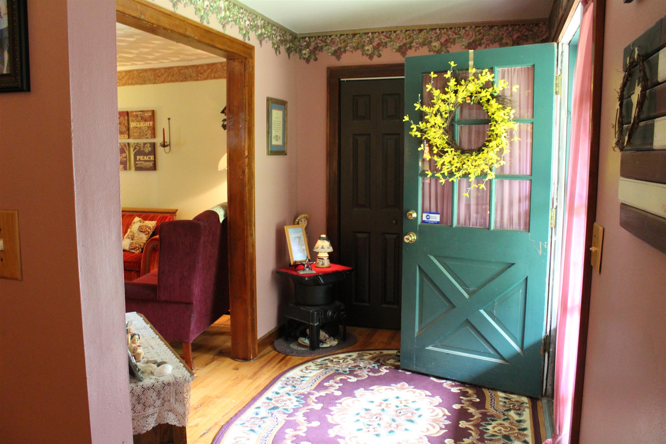286 South Hood Road Lawrenceburg, TN 38464 - Photo 4 of 29 Entryway