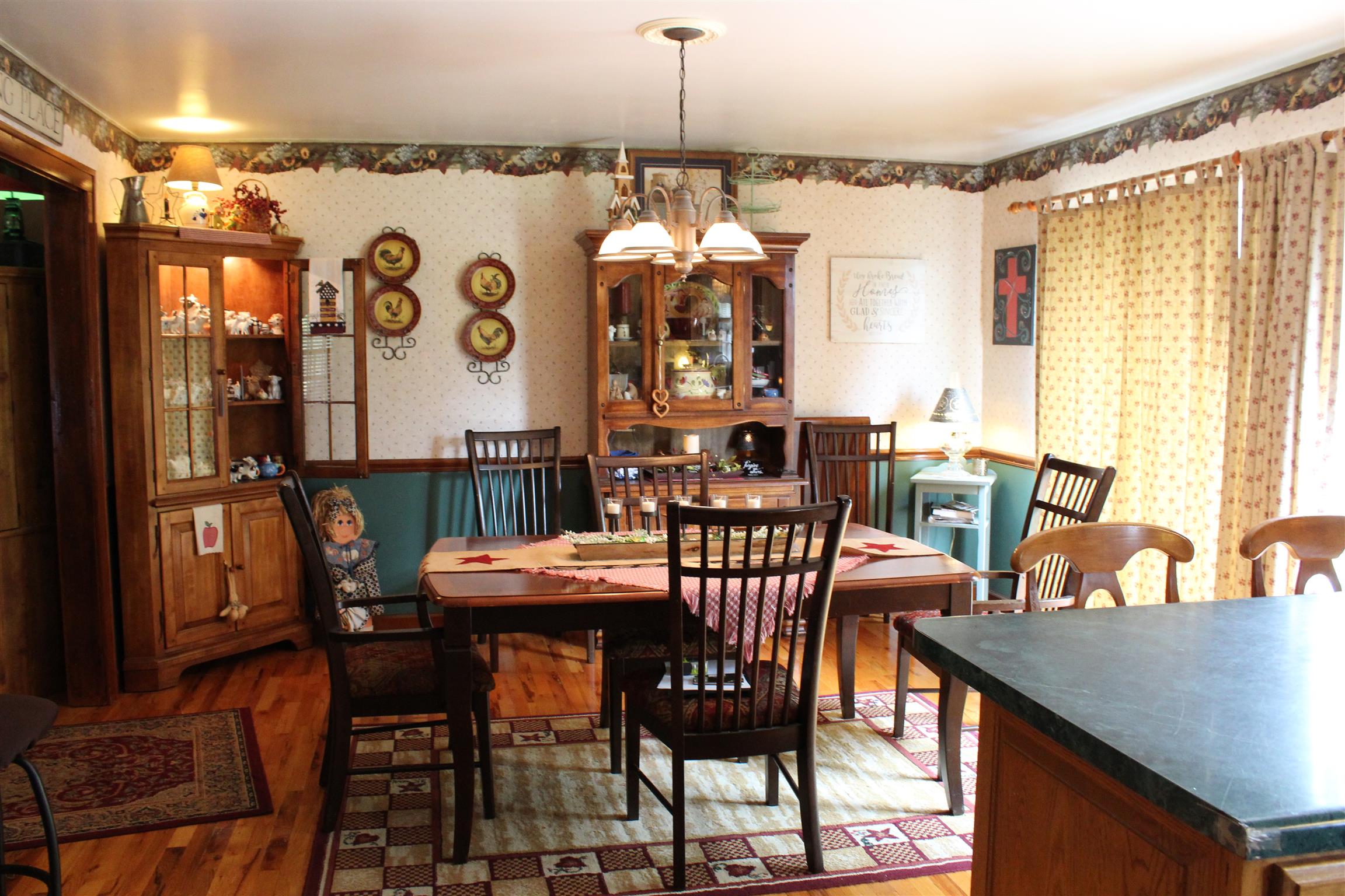 286 South Hood Road Lawrenceburg, TN 38464 - Photo 9 of 29 Dining room