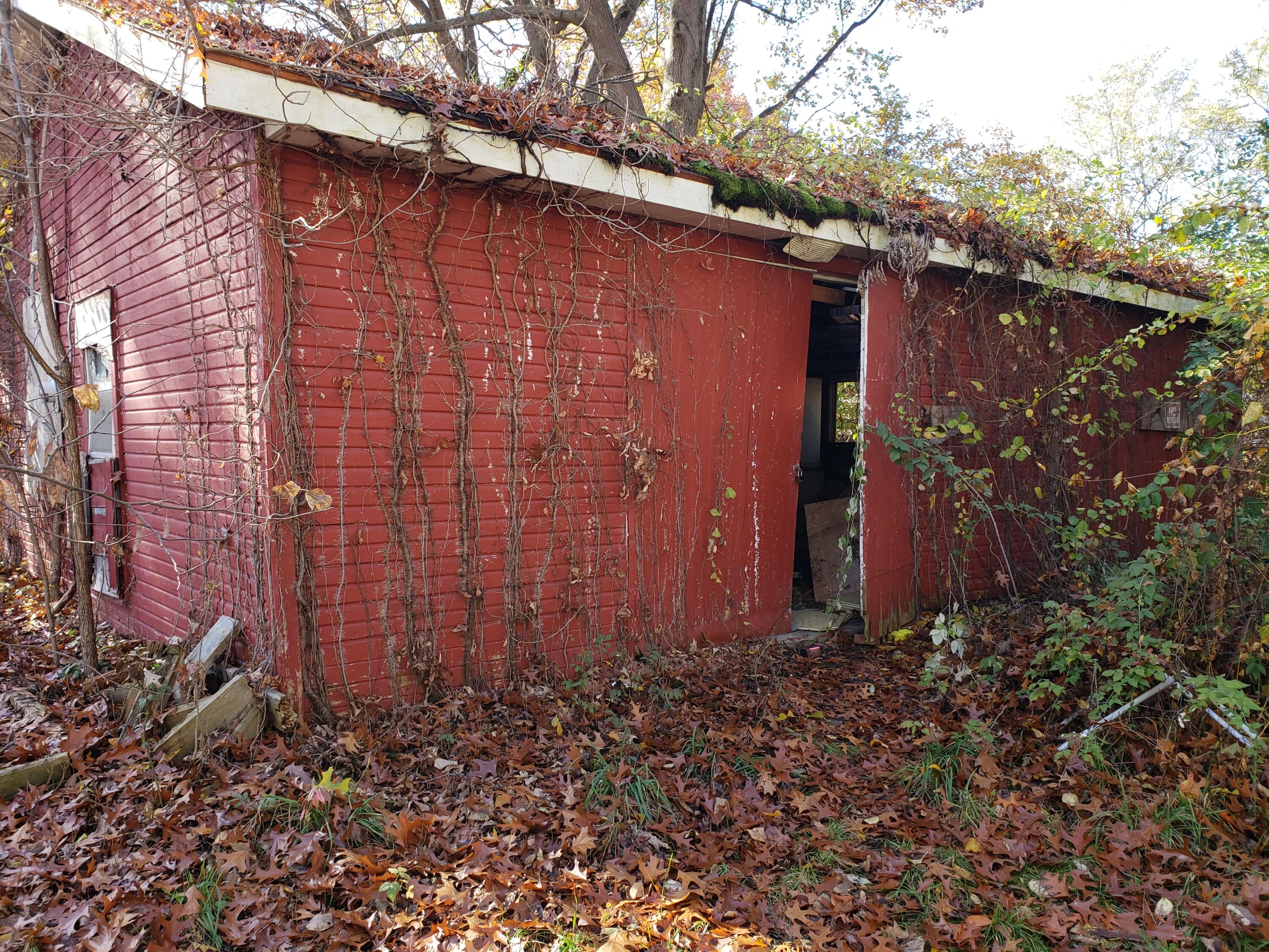 112 Jefferson Street Three Rivers, MI 49093 - Photo 6 of 6 112 Jefferson St - Garage Barn picture