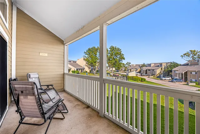 $230,000 | 108 April Point Drive South, Montgomery, TX 77356