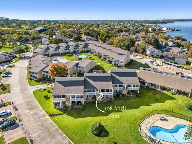 $230,000 | 108 April Point Drive South, Montgomery, TX 77356