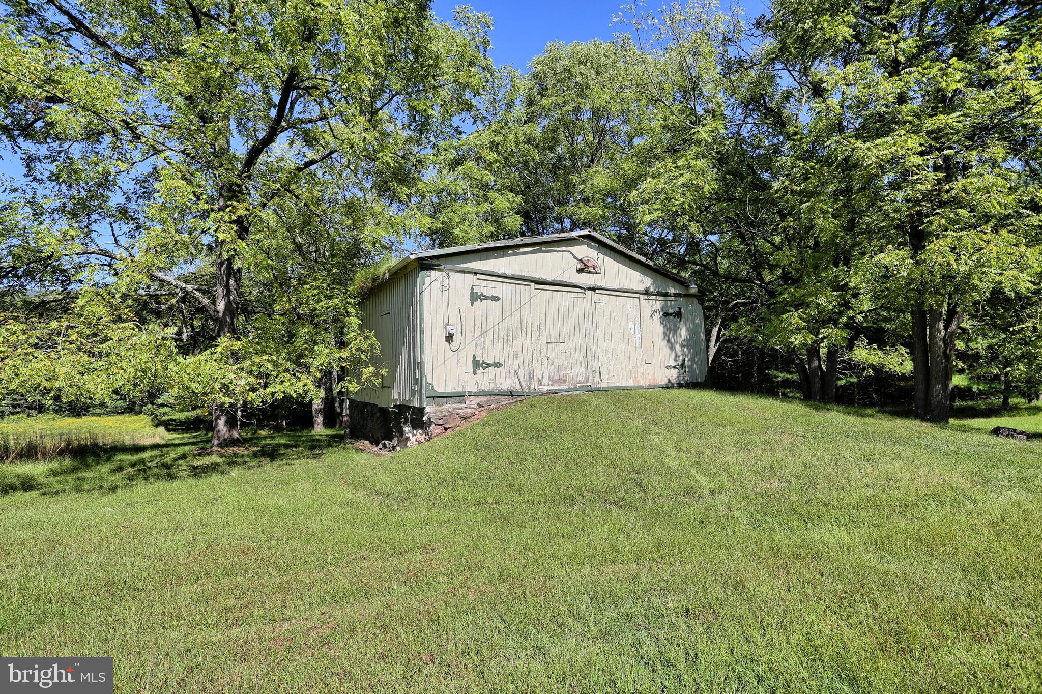 4144 Back Road Halifax, PA 17032 - Photo 9 of 24