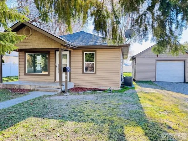 $229,500 | 1070 South Shilling Avenue, Blackfoot, ID 83221