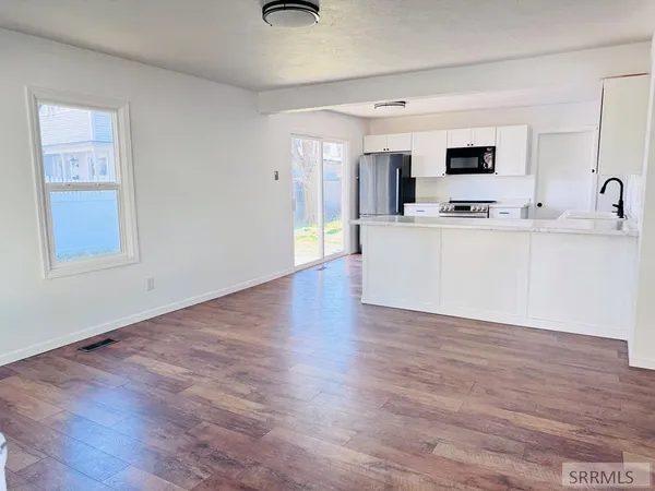 $229,500 | 1070 South Shilling Avenue, Blackfoot, ID 83221