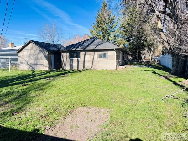 $229,500 | 1070 South Shilling Avenue, Blackfoot, ID 83221