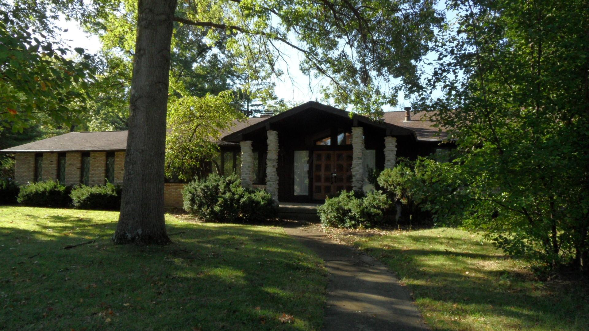 4929 Etna Road Columbus, OH 43213 - Photo 1 of 42