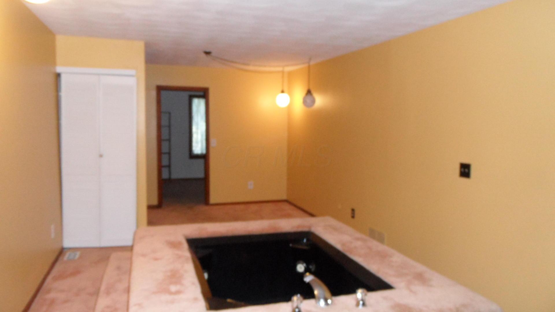 4929 Etna Road Columbus, OH 43213 - Photo 19 of 42
