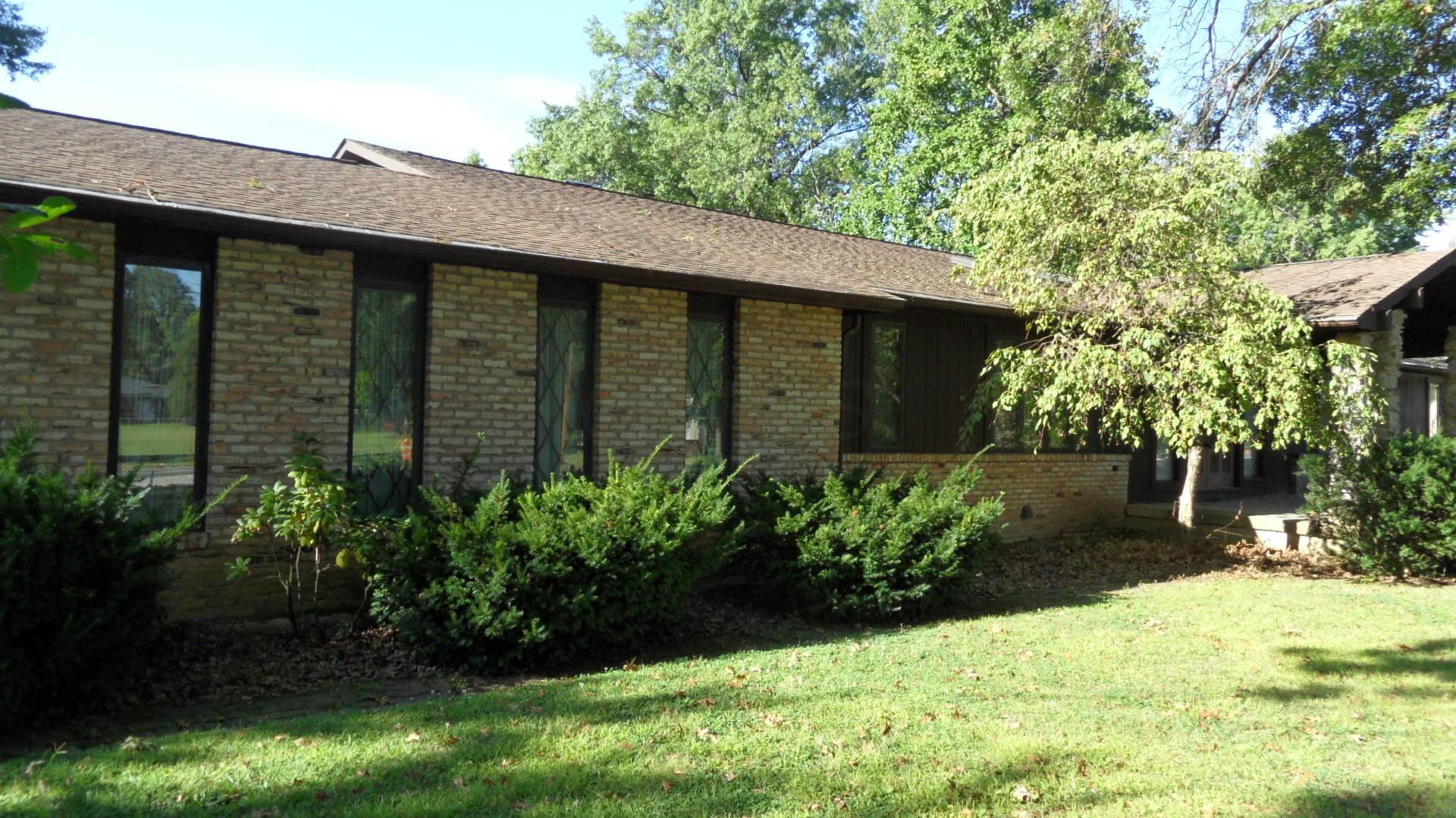 4929 Etna Road Columbus, OH 43213 - Photo 2 of 42