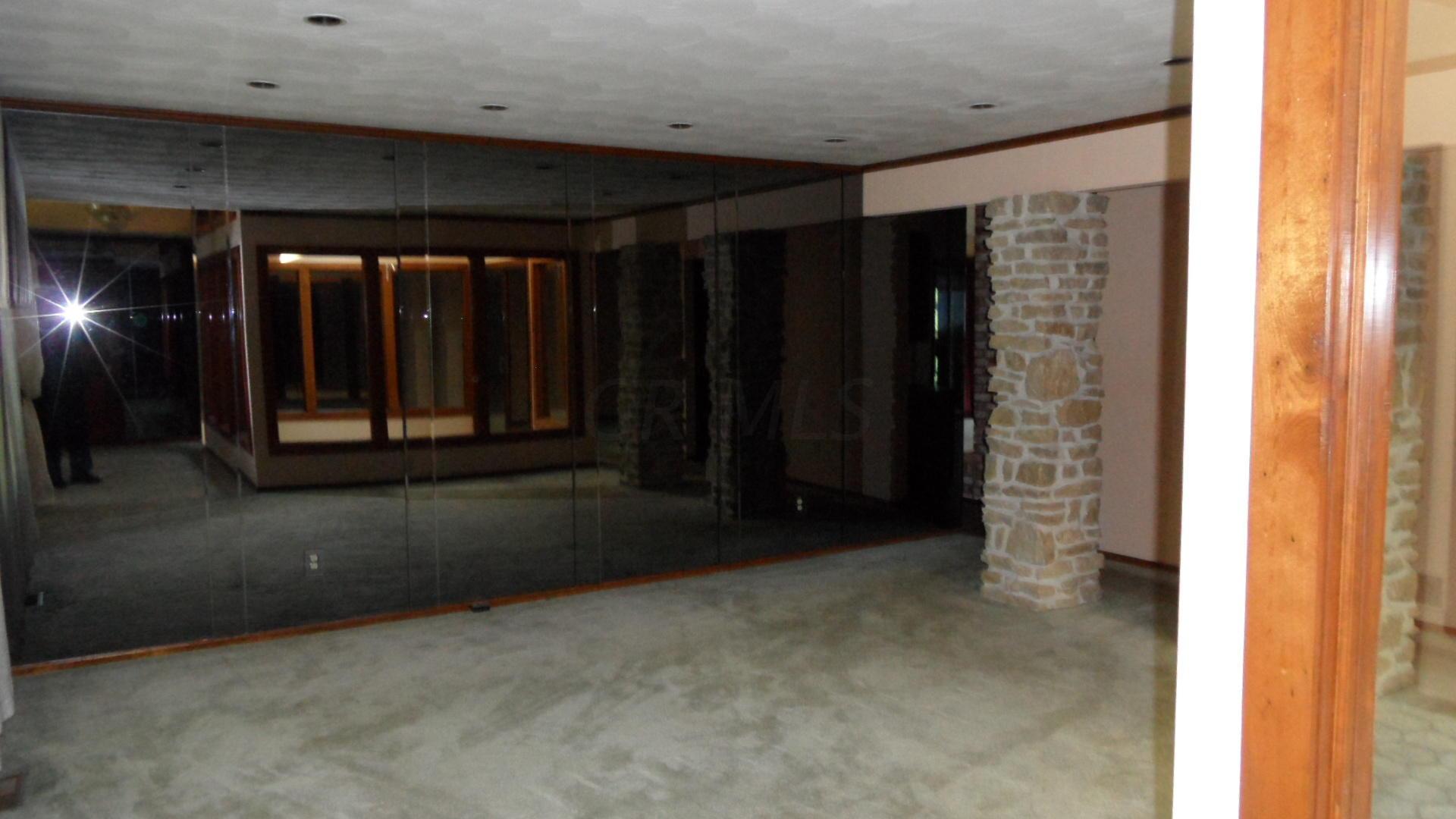 4929 Etna Road Columbus, OH 43213 - Photo 4 of 42