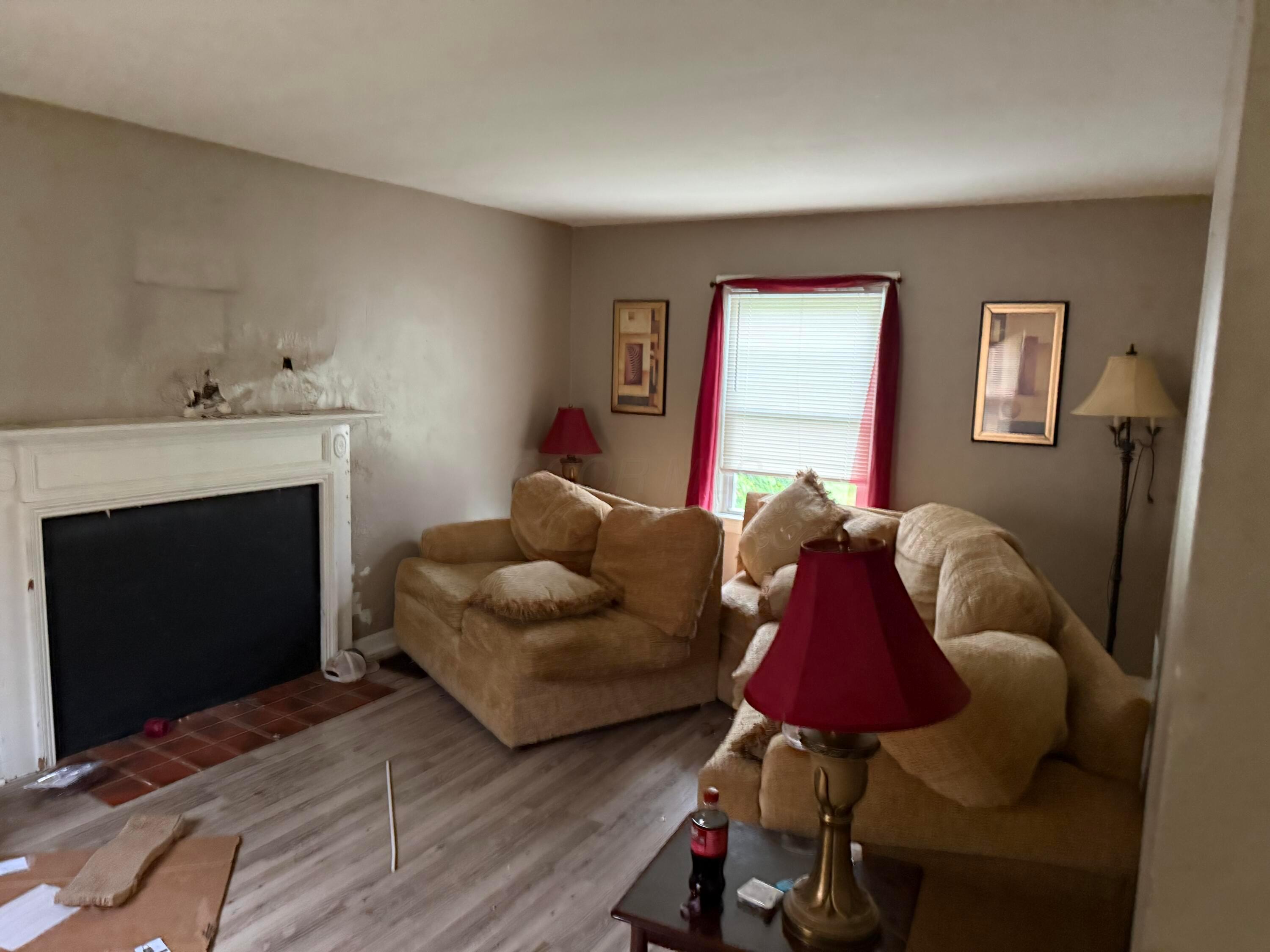 594 South Hampton Road Columbus, OH 43213 - Photo 4 of 25