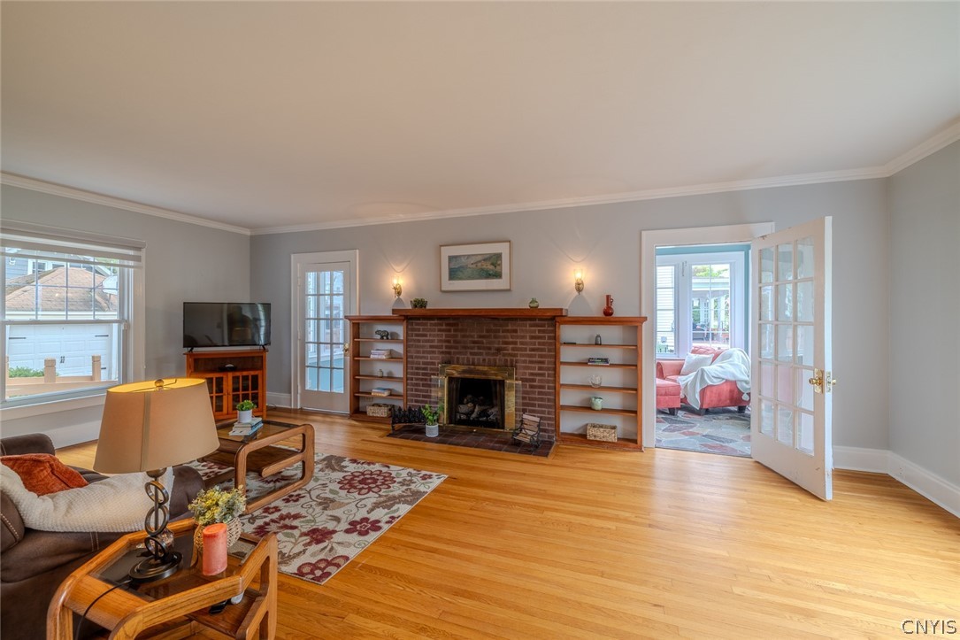 216 Hampton Road Syracuse, NY 13203 - Photo 7 of 40 Living Room