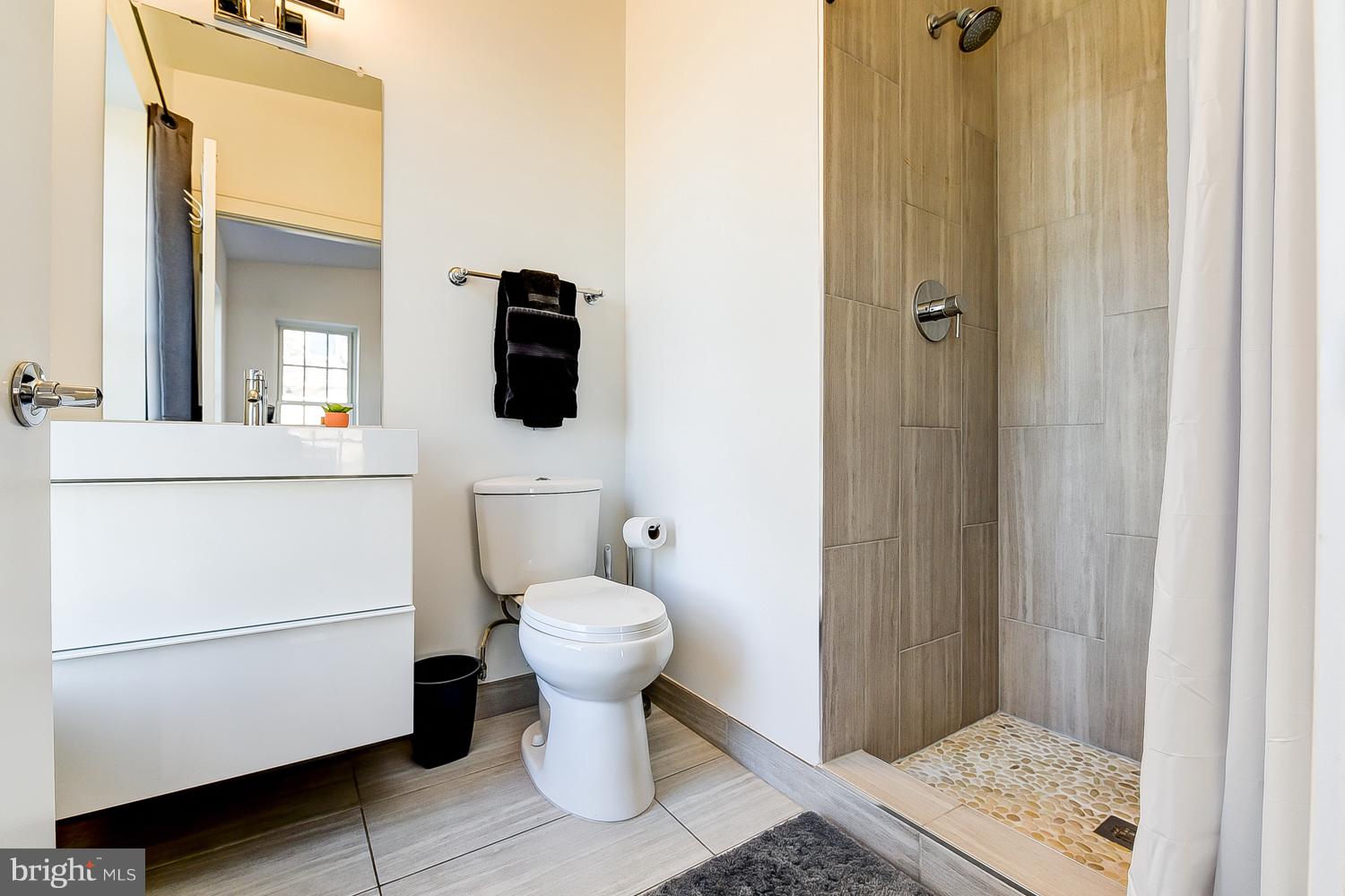 1101 S Street Northwest Washington, DC 20009 - Photo 20 of 48 En-Suite Master Bath