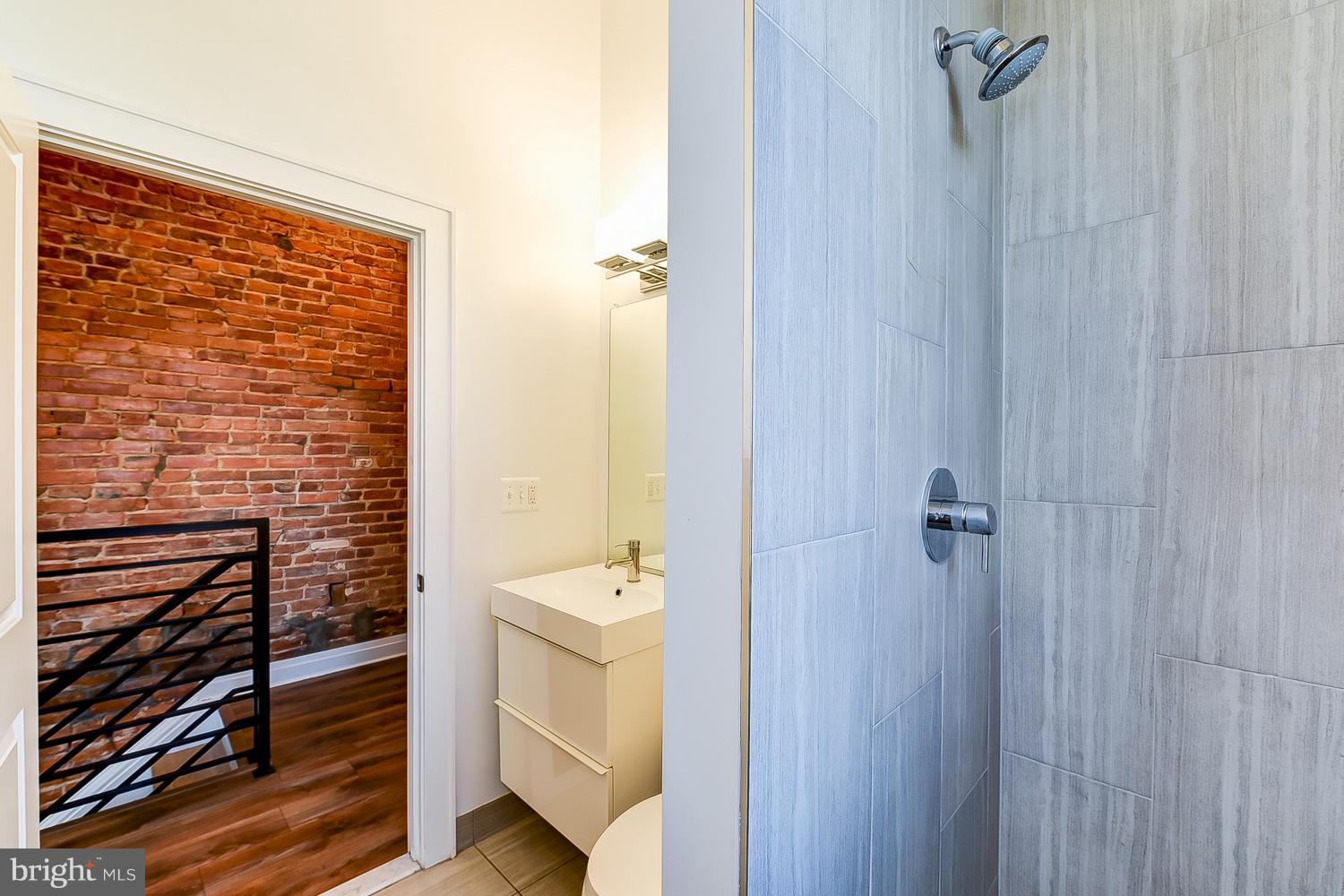 1101 S Street Northwest Washington, DC 20009 - Photo 24 of 48 Upstairs Full Bath