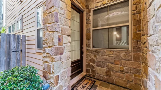 $3,300 | 931 West 23rd Street, Unit I, Houston, TX 77008