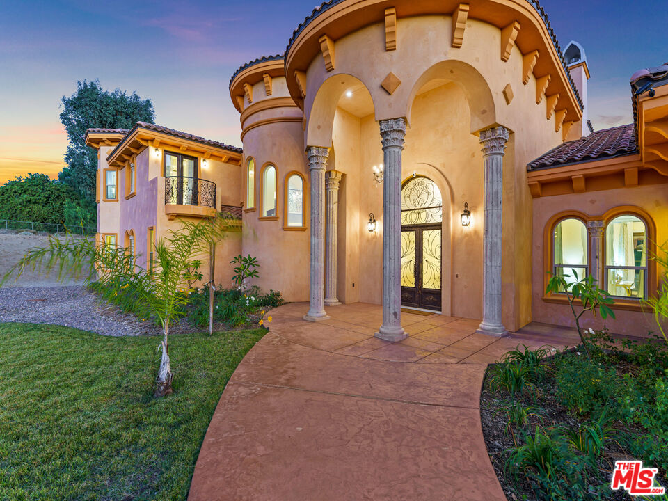 14420 Merlot Court Riverside, CA 92508 - Photo 3 of 57 a front view of a house