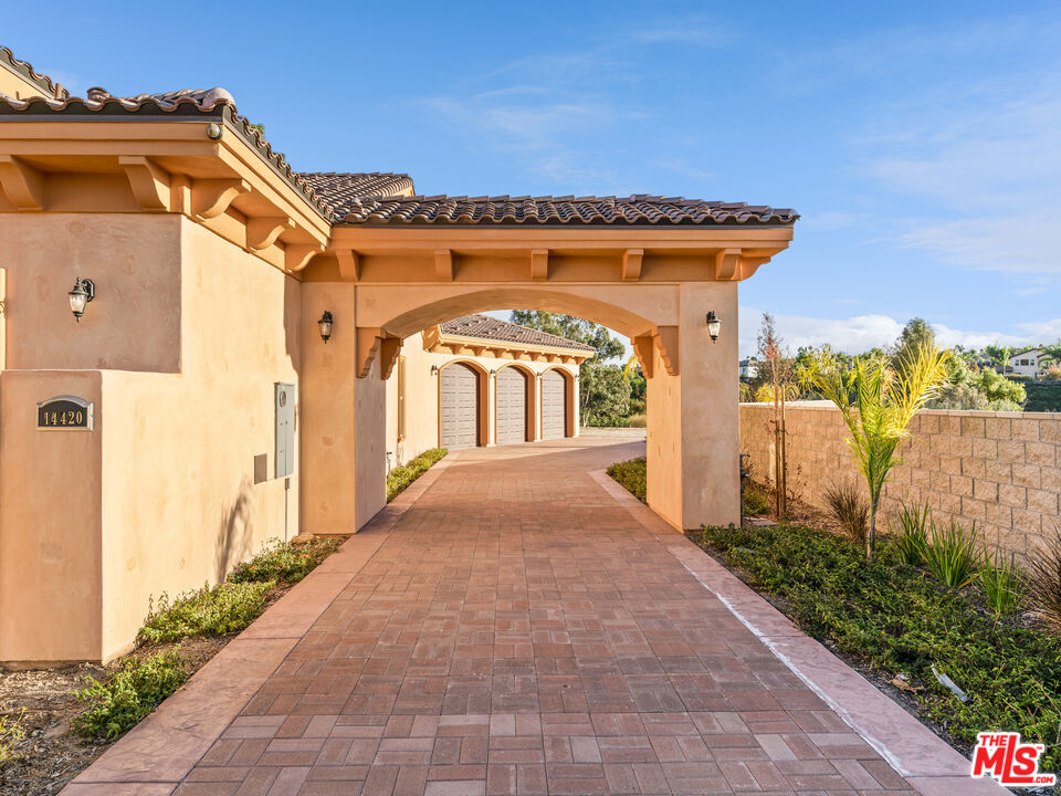 14420 Merlot Court Riverside, CA 92508 - Photo 55 of 57 a view of a pathway along the house