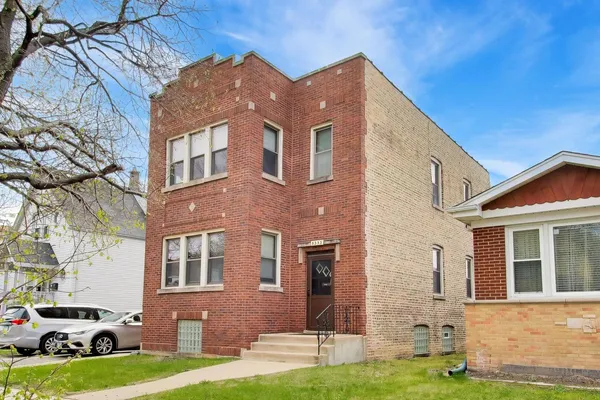 $945,000 | 5333 West Foster Avenue, Chicago, IL 60630