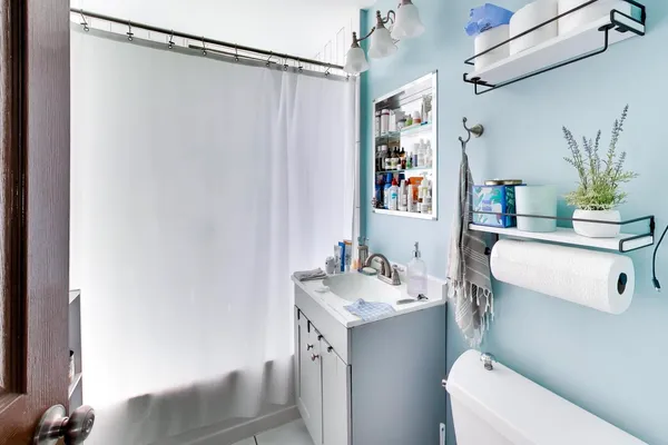 $945,000 | 5333 West Foster Avenue, Chicago, IL 60630