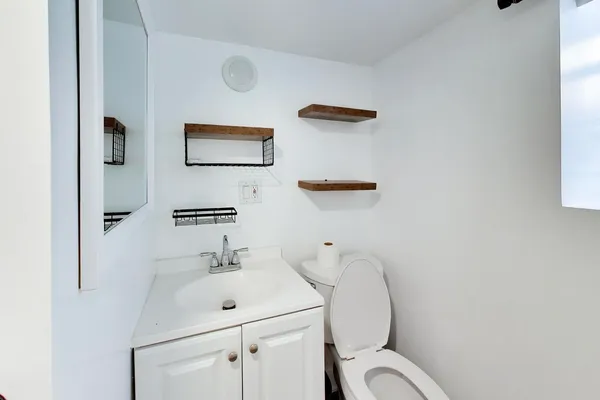 $945,000 | 5333 West Foster Avenue, Chicago, IL 60630