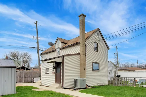 $945,000 | 5333 West Foster Avenue, Chicago, IL 60630